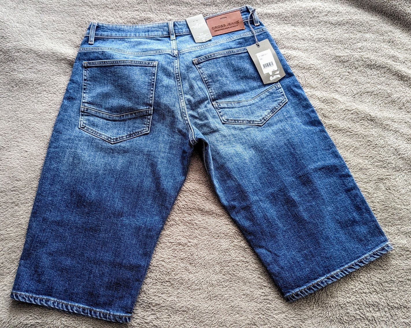 Dżinsowe szorty męskie Cross Jeans r. W33