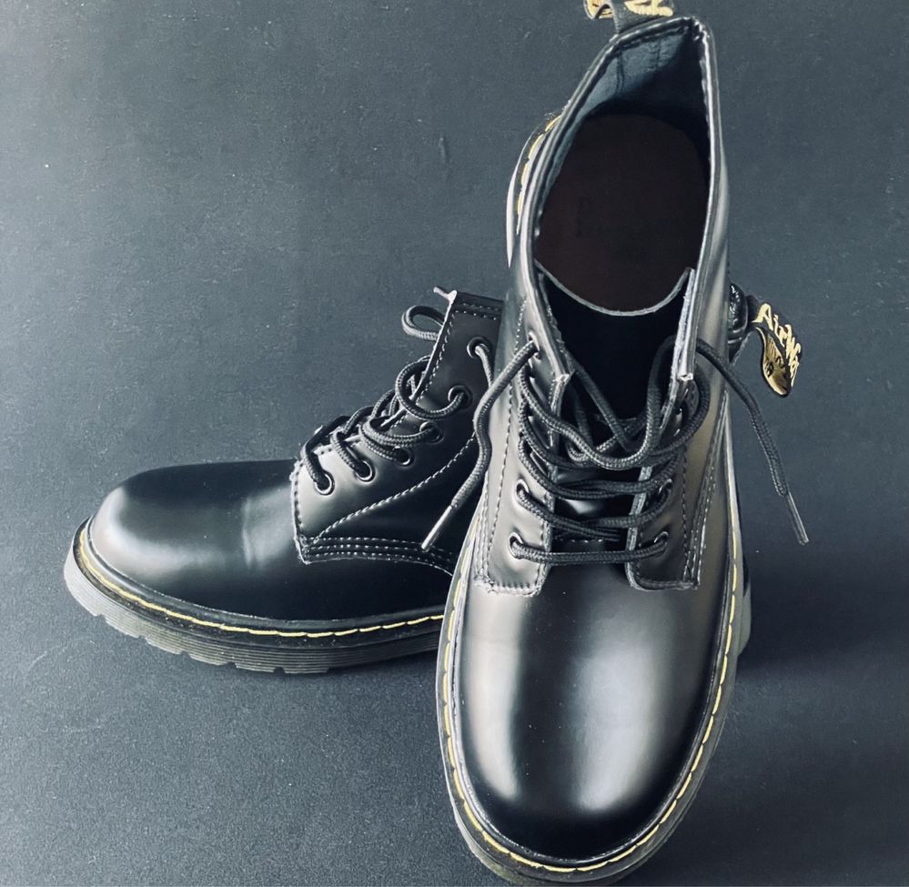 Glany botki workery kozaczki timberki traperki dr martin goth emo