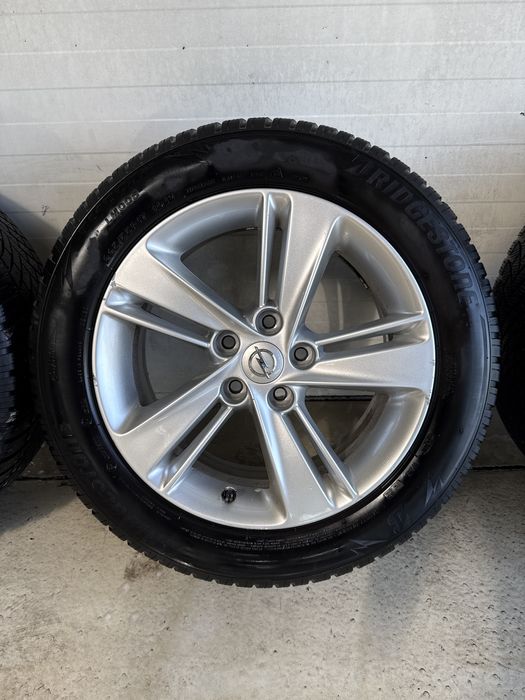 Alufelgi Opel insignia 17 cali 5x115 z oponami Bridgestone 225/55-17