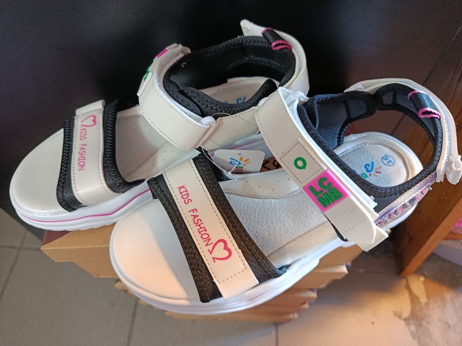 Sandały dziewczęce