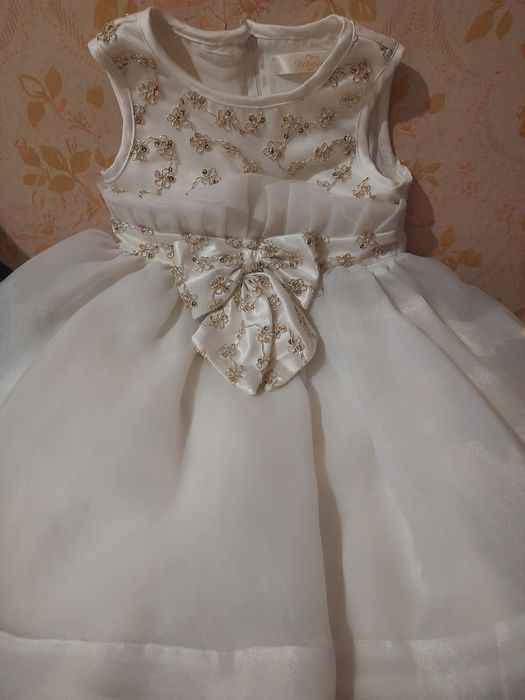 Святкова сукня для дівчинки