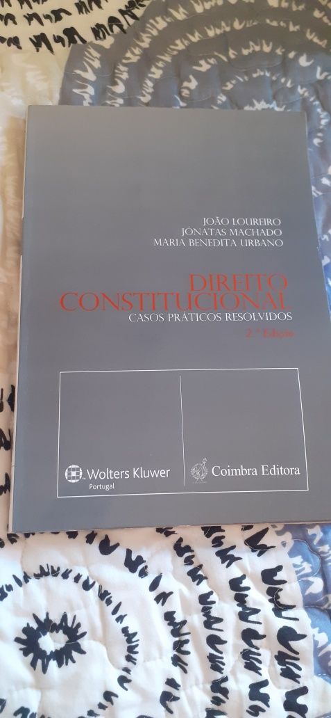 Vendo livros de direito
