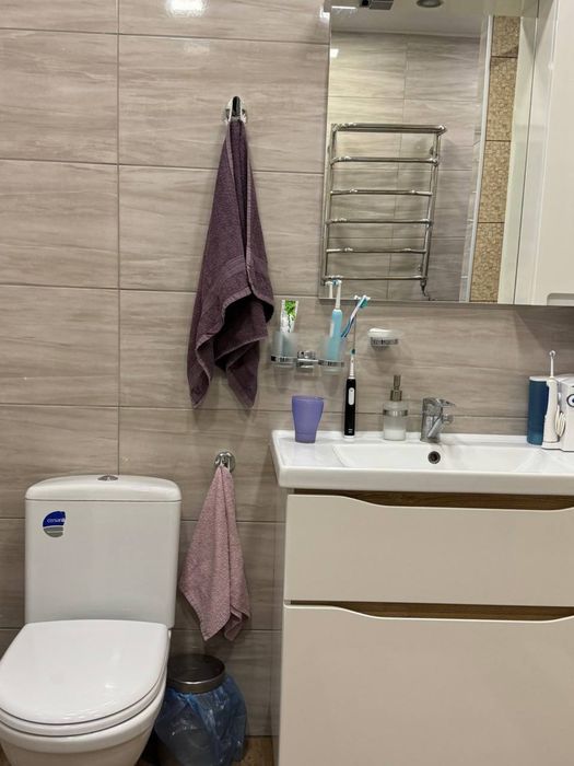 Продам шикарный 2 эт дом  берег реки Новоселовка