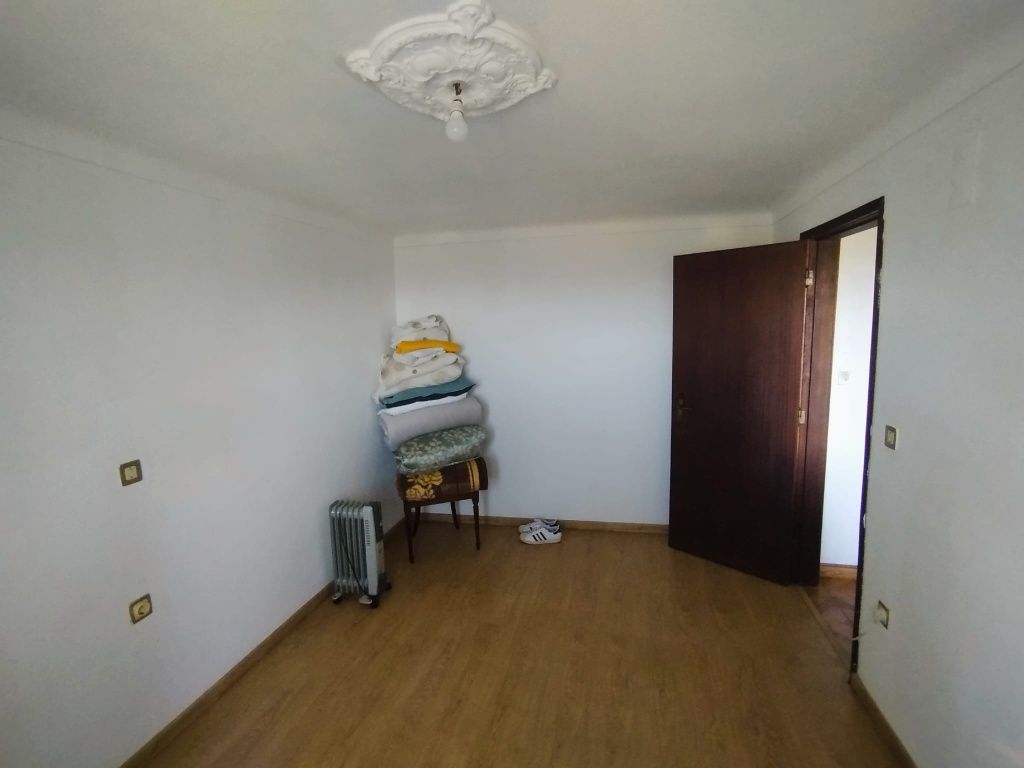 Moradia T3 + terreno e anexo