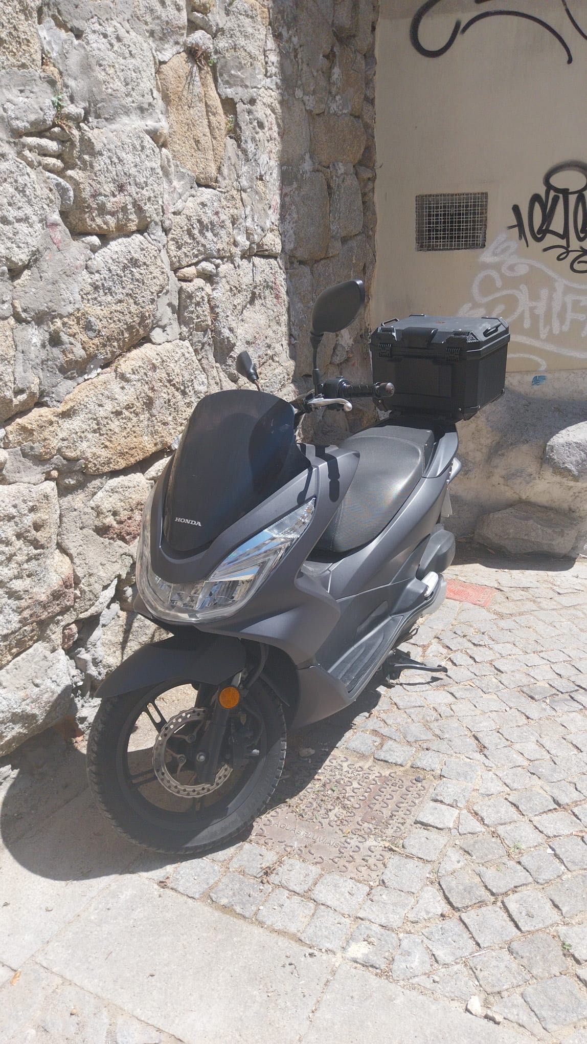 Vendo moto por motivo de viagem