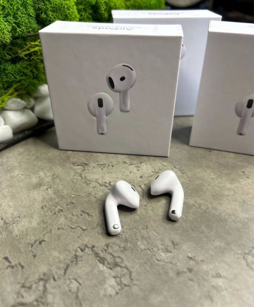 Навушники AirPods 4