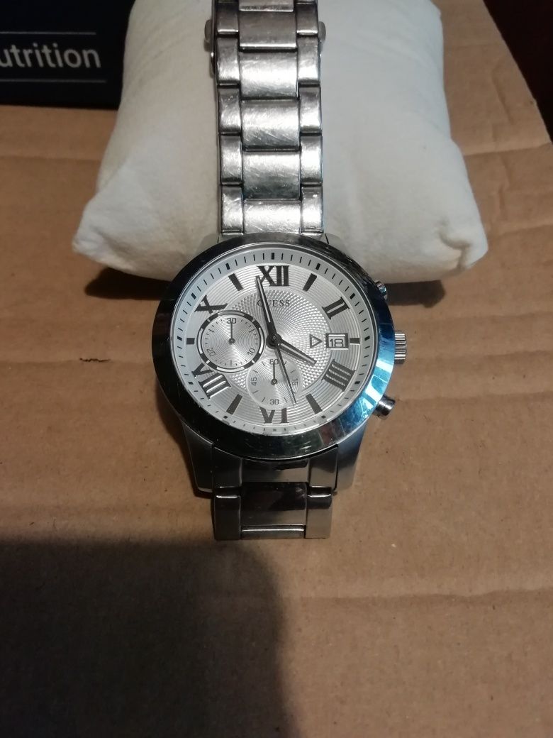 Zegarek GUESS W0668G7.