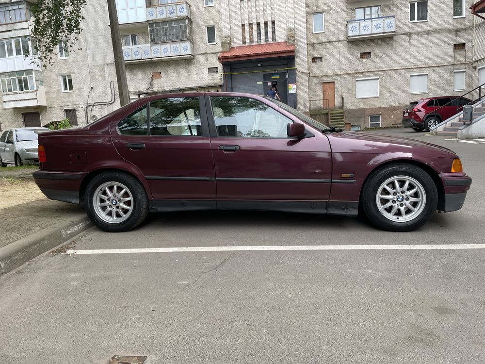 BMW e36 1.8MT (115к.с.)