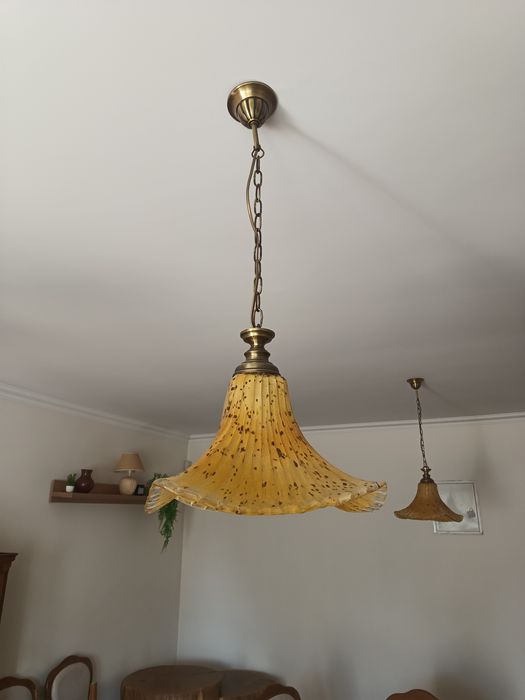 Lampy w kolorze bursztynu z elementami starego złota