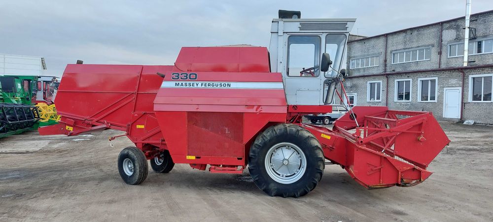 Зернозбиральний комбайн Massey ferguson 330 2.7m