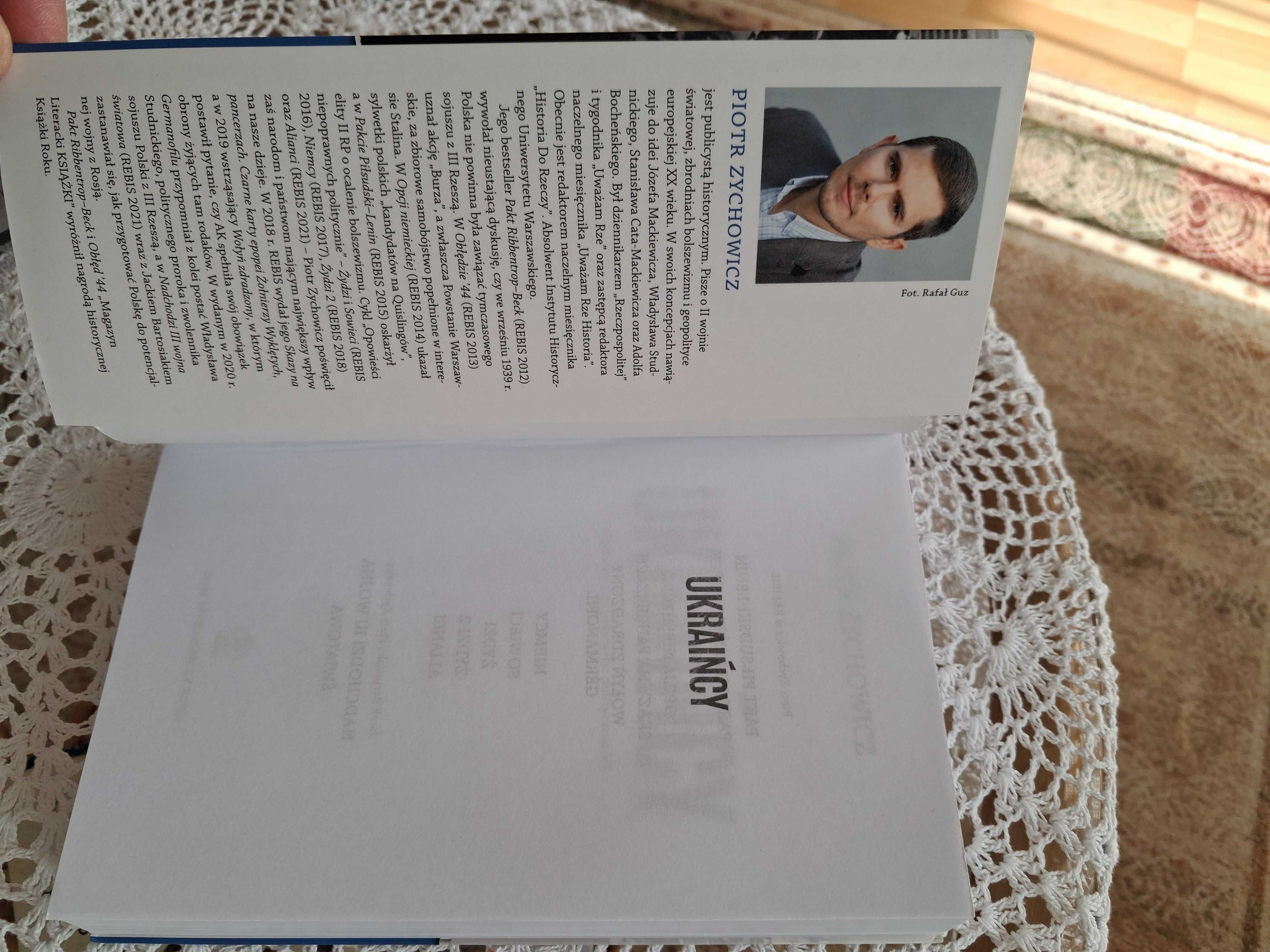 Książka "Ukraińcy" Piotr Zychowicz.