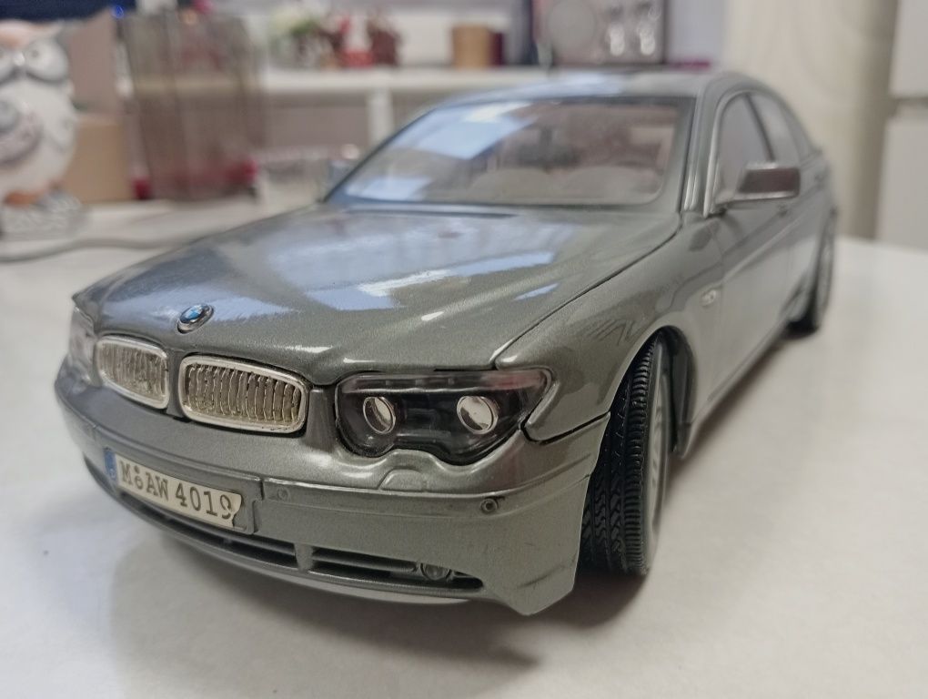 Samochód kolekcjonerskie BMW 745i