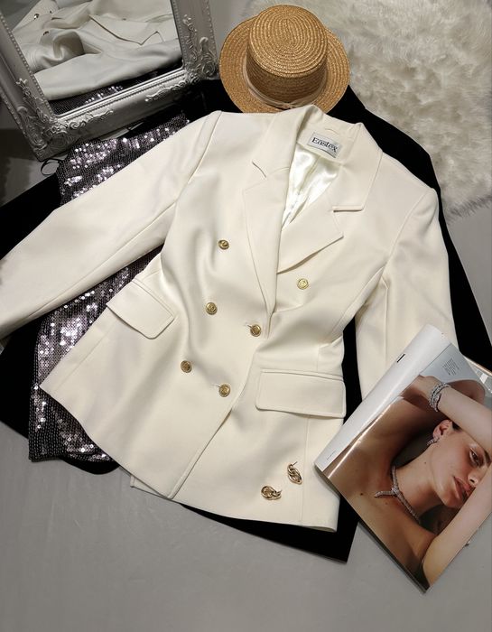 Красивый нарядный белый жакет пиджак размер М