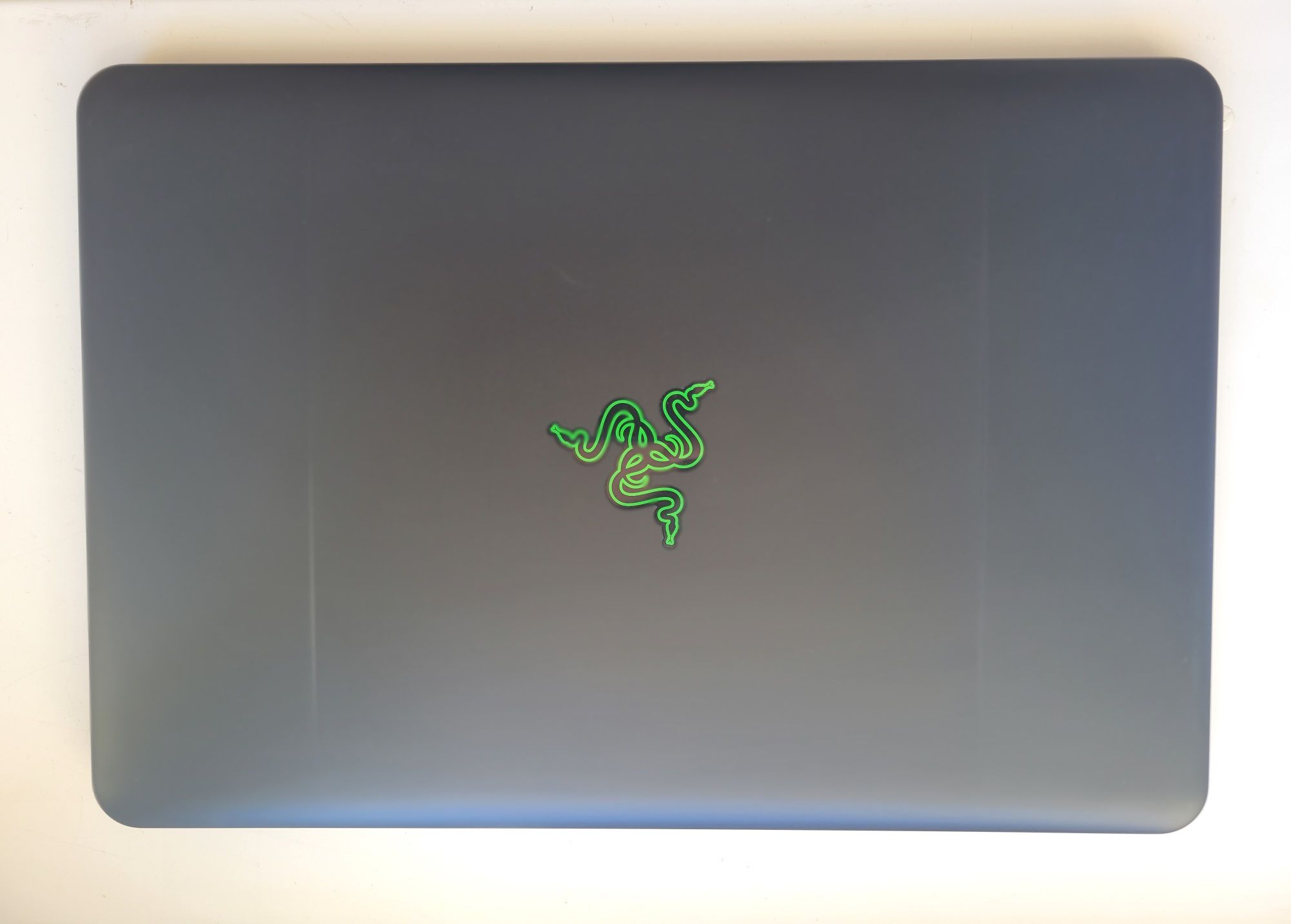 Razer blade 14 i7 7700hq / gtx 1060 / 16 Gb / 512 Gb