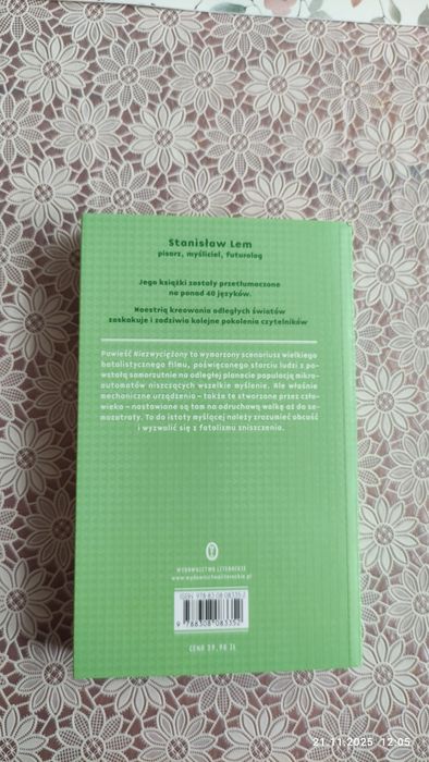 Niezwyciężony, Stanisław Lem