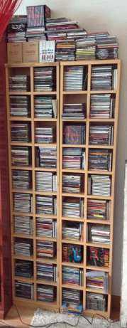 Fabulosa colecção com 140 CDs originais de música