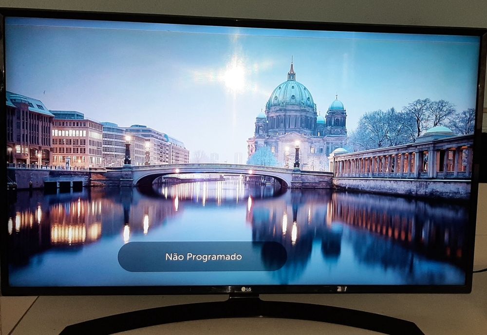 Vendo está tela em condições razoáveis