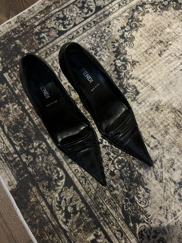 Вінтажні підбори fendi. оригінал. можливий торг.