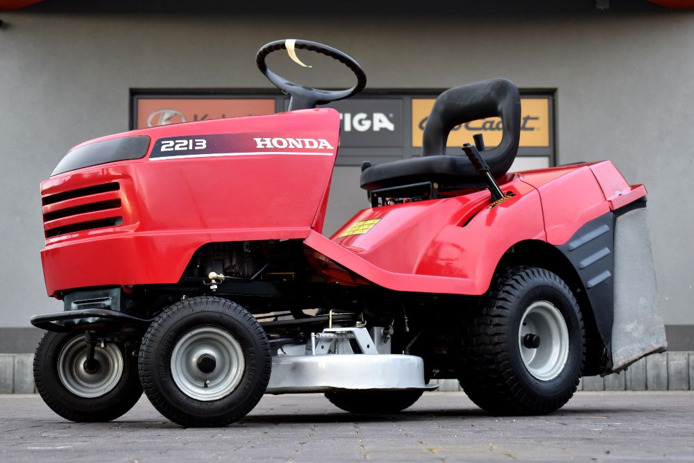 Traktorek ogrodowy kosiarka Honda  2 cylindry z pługiem śnieżnym