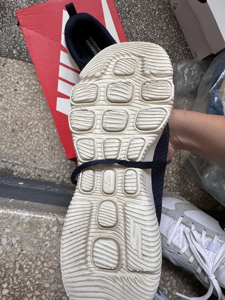 Adidasy skechers