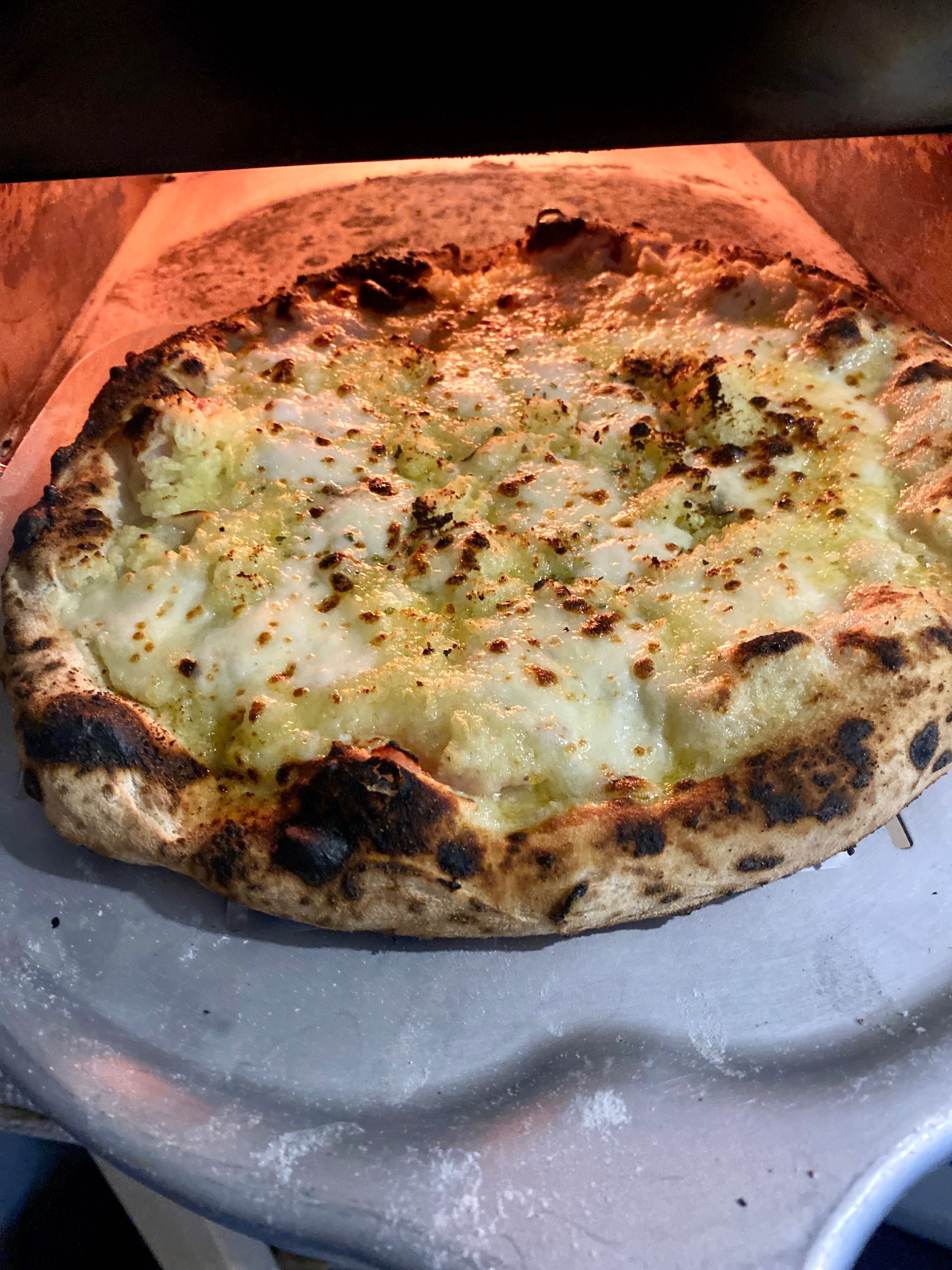 Forno de Pizza Gozney Roccbox + duas botijas de gás