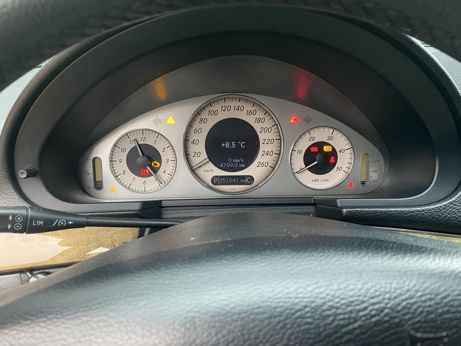 Продам Мерседес 211