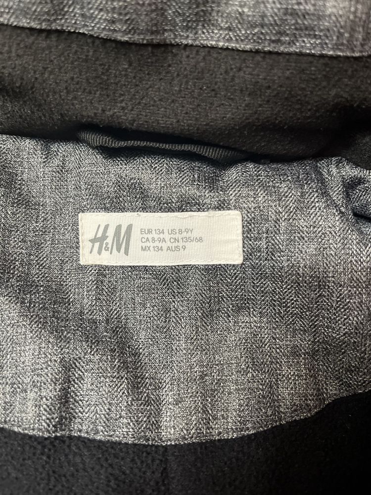 Курточка h&m 134 весна з утепленою вкладкою