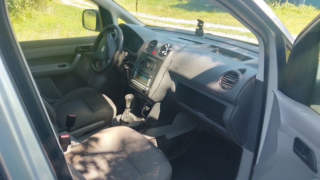 Продам VW Caddy 2006