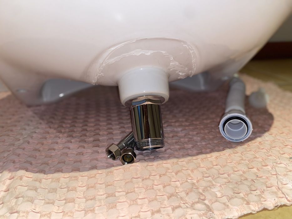 Lavatório branco marca Zoom