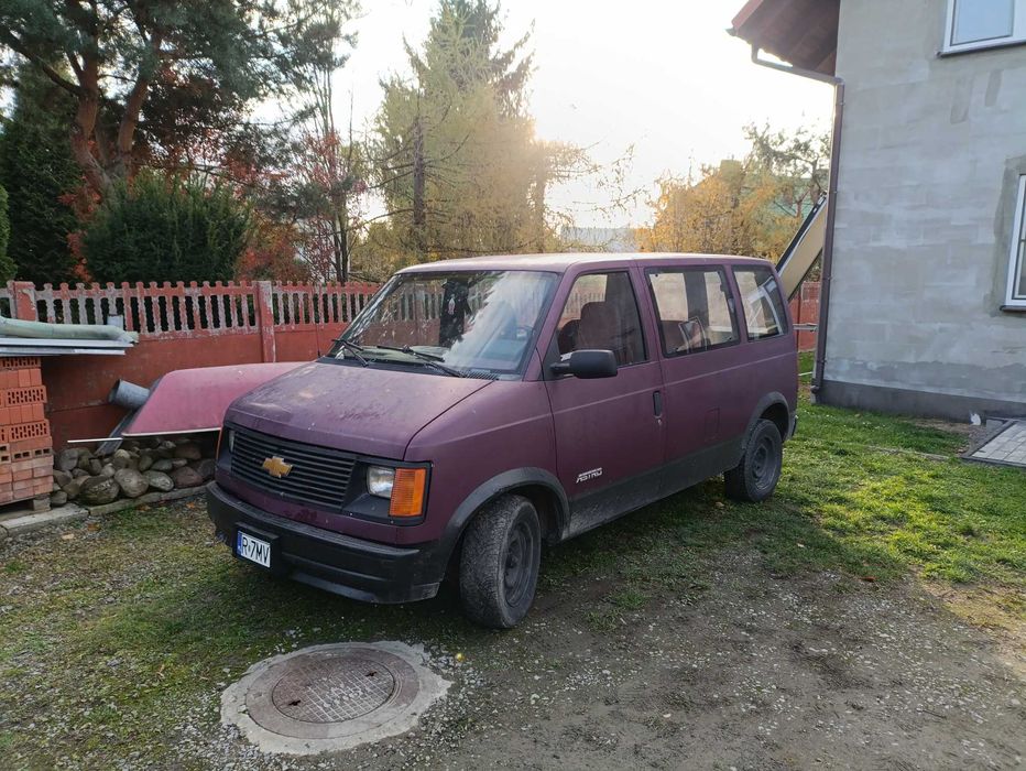 Chevrolet Astro 4.3 LPG mini van Na części lub całość
