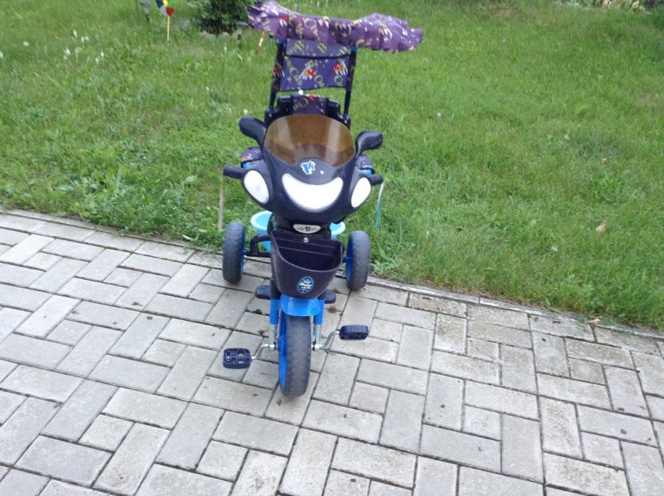 Детский трехколесный велосипед для самых маленьких