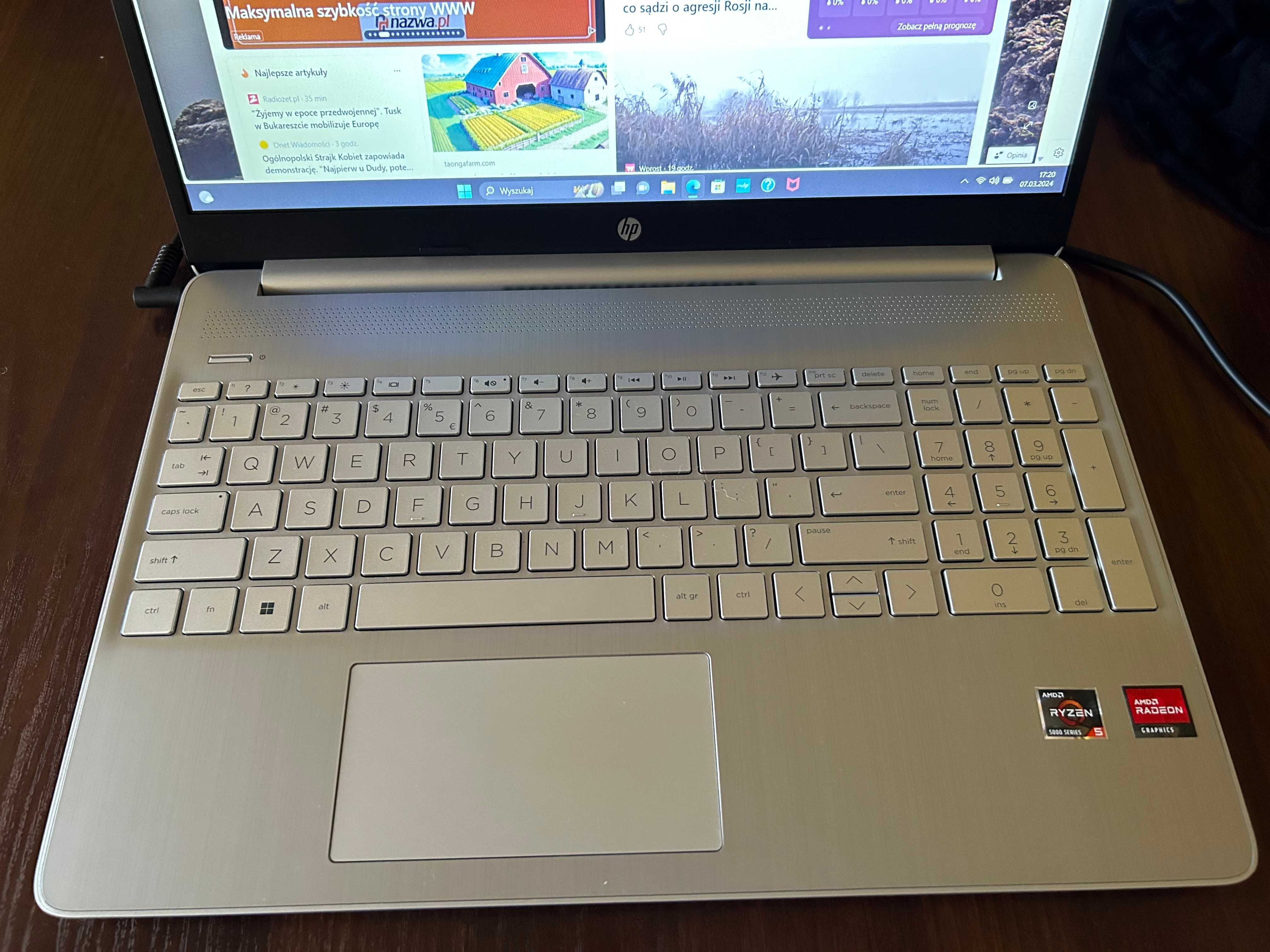 Laptop     HP 15s