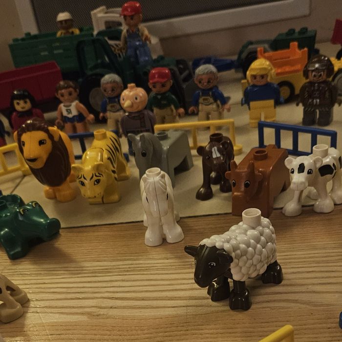 Lego Duplo ludziki, zwierzęta, pojazdy