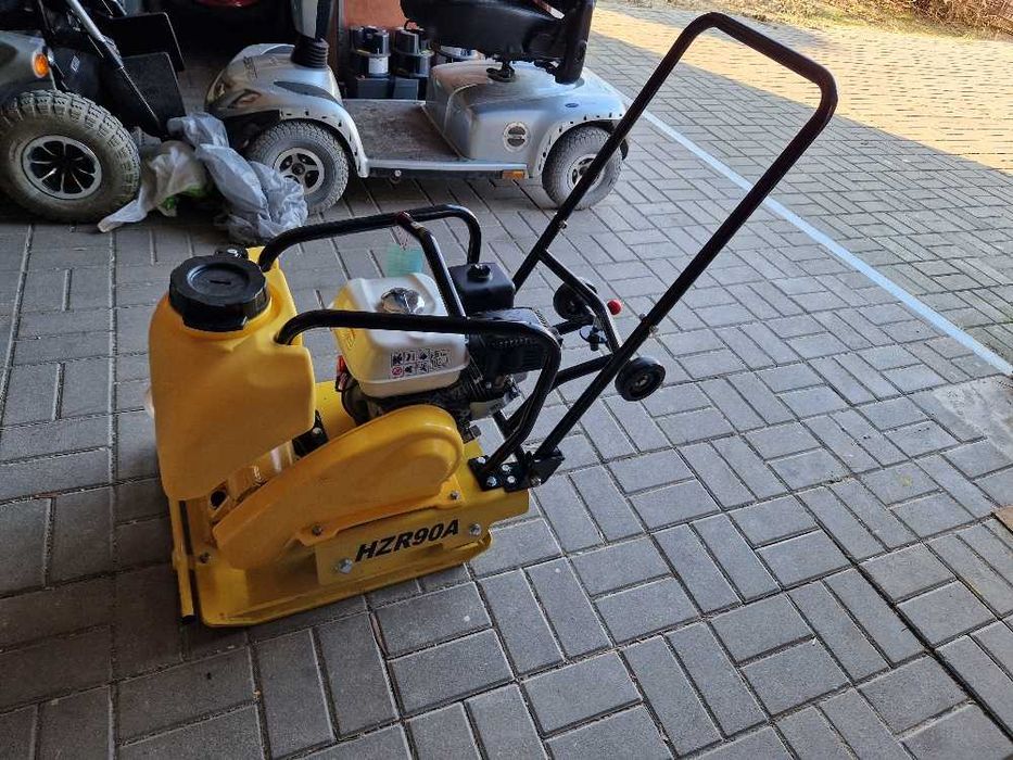 stopa ,płyta wibracyjna 90 kg HZR190
silnik HONDY