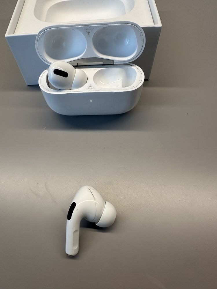 Airpods pro 1 gen.