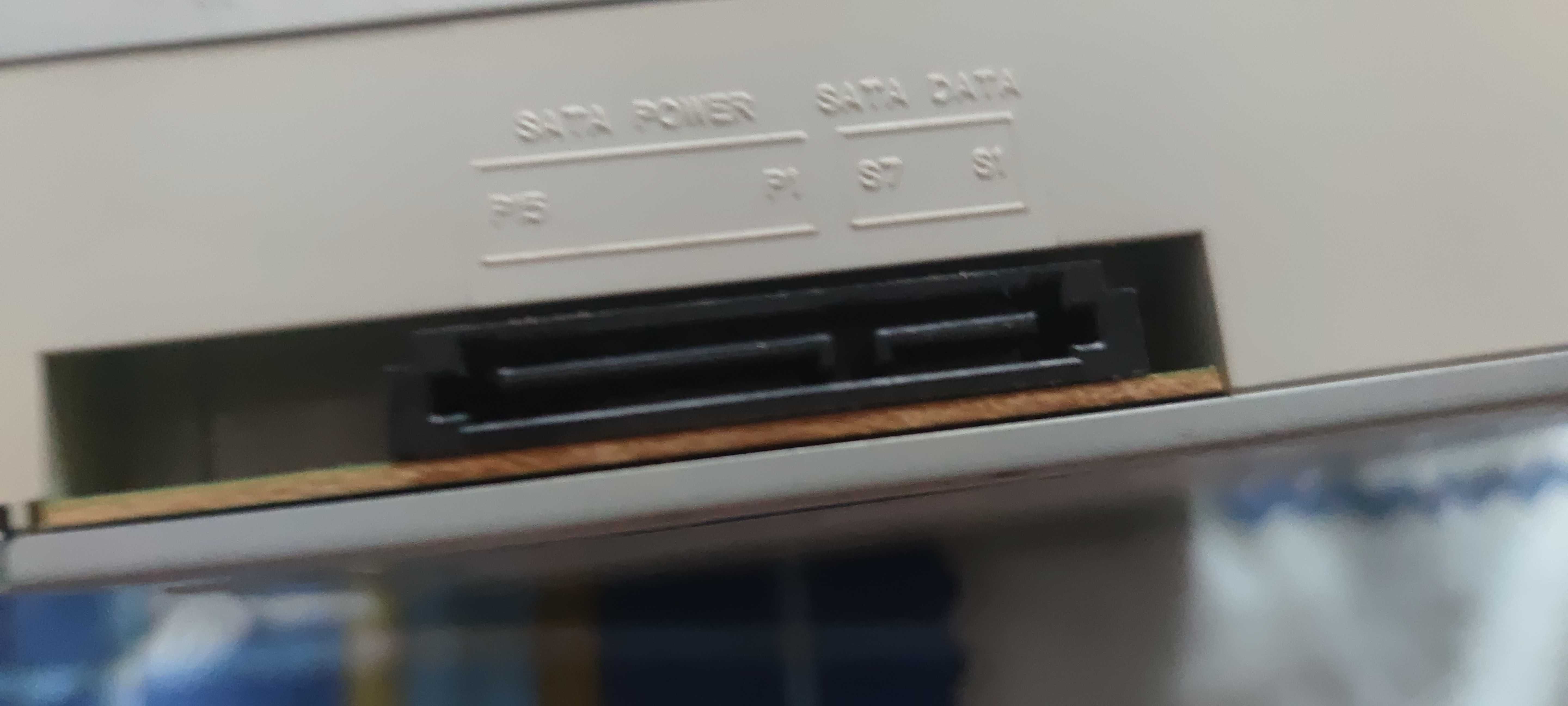 Внутрішні DVD-дисководи SATA Sony Optiarc AD-5240S та AD-7240S