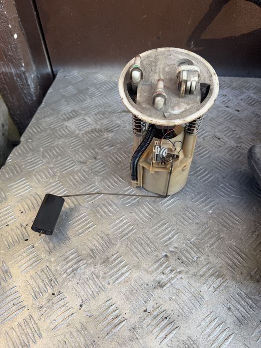 Колба насос в бак рено меган 2000год renault megane