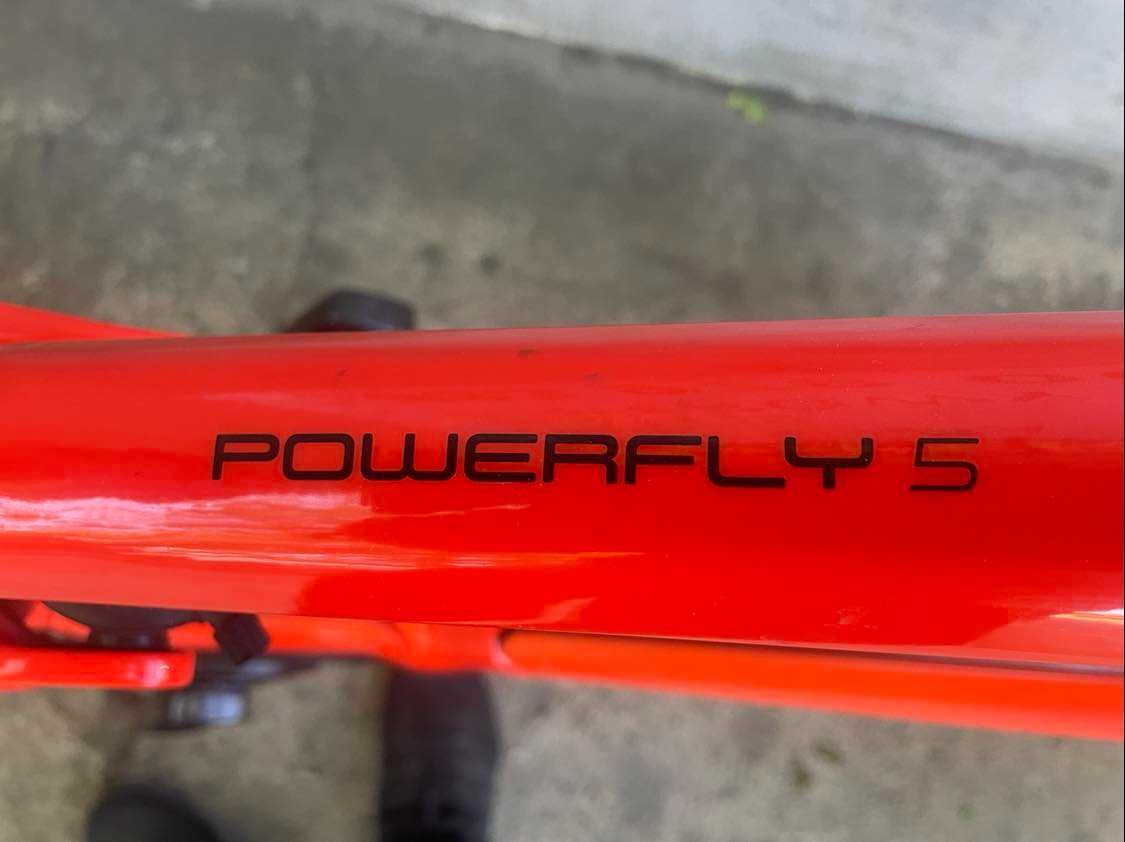 Rower elektryczny TREK POWERFLY 5