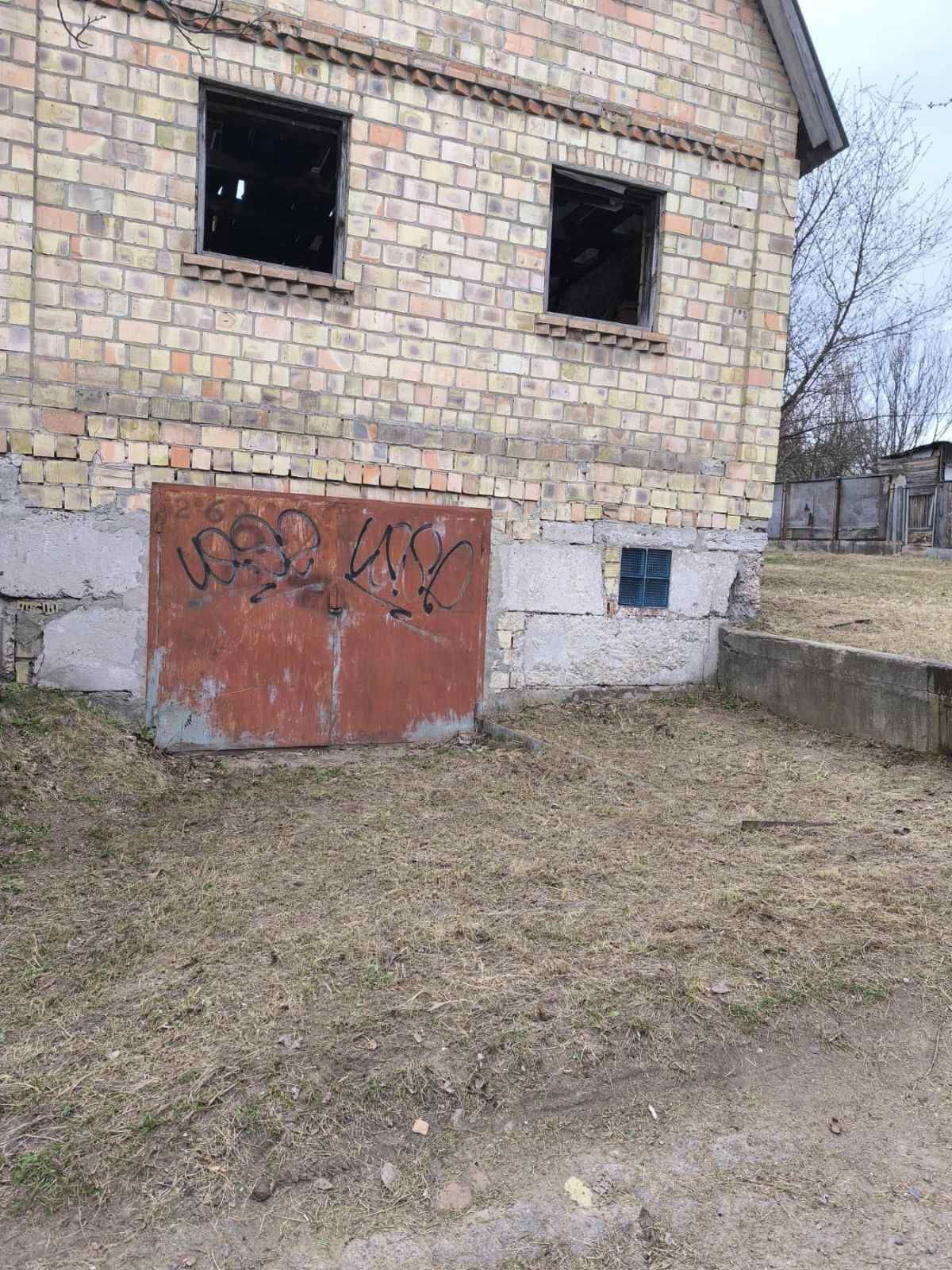 Продам земельну ділянку з будинком,с.Ходосівка,10 км.від Києва.