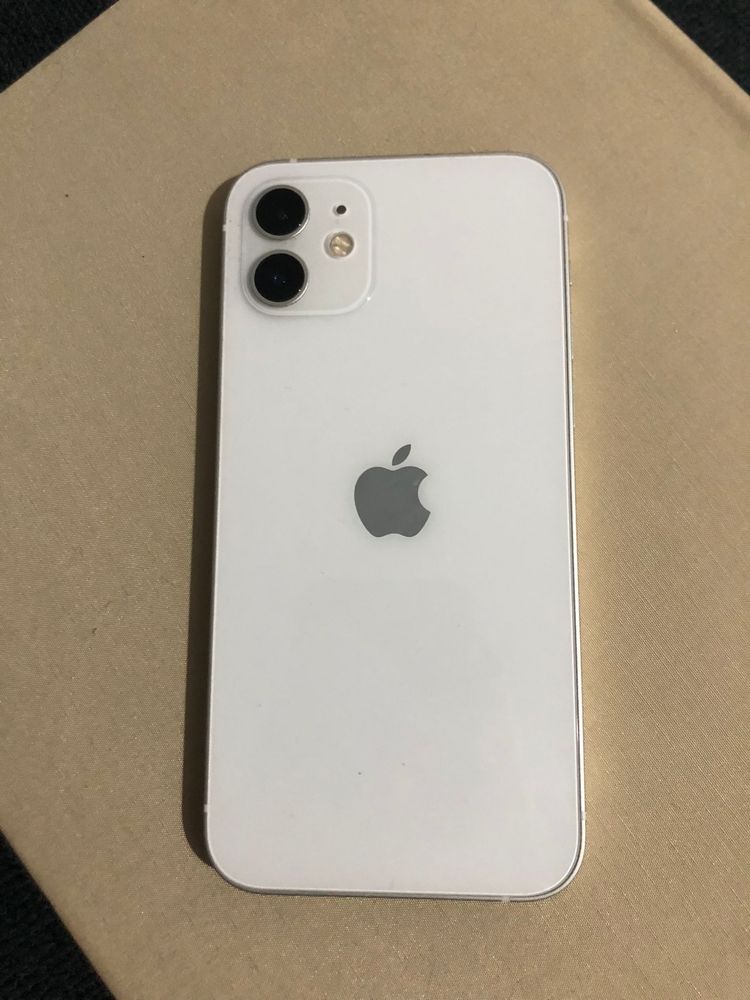 IPhone 12 com 64GB
