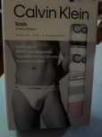 Stringi meskie Calvin Klein