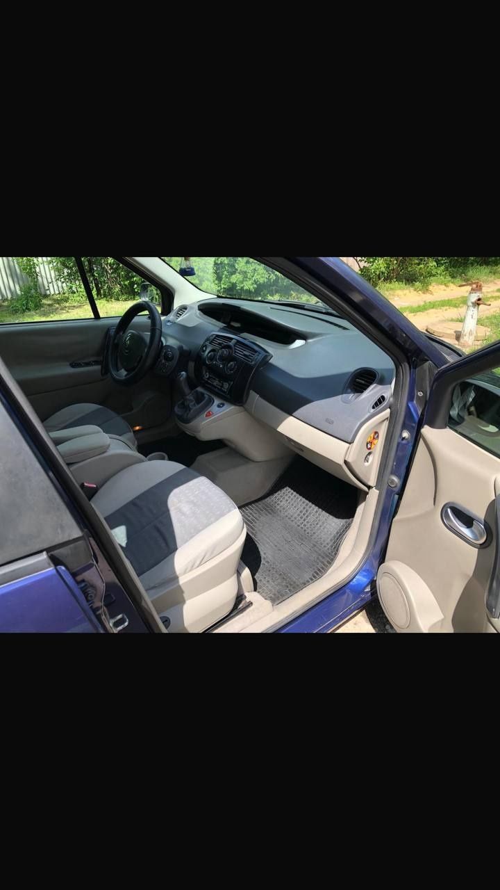 Срочно! Продам Renault Megane Scenic 2005