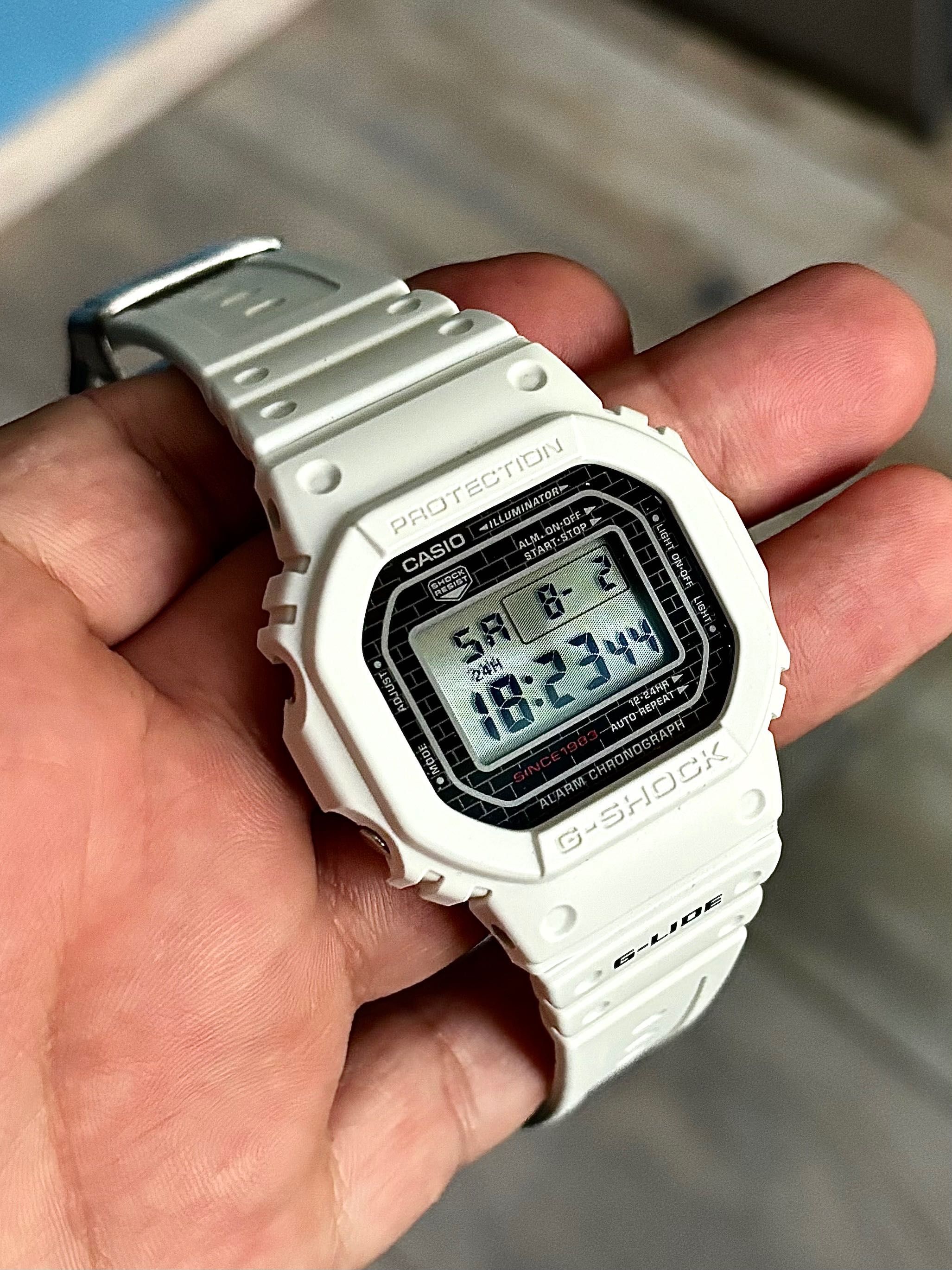 Zegarek Casio G-shock DW-5000SS