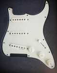 Pickguard de Stratocaster com pickups Kinman AVn-63 & AVn-64