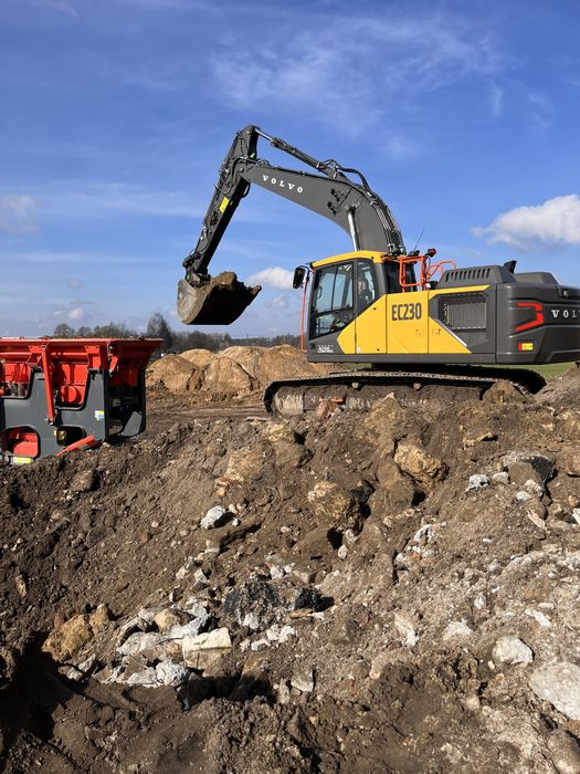 Usługi Kruszarką Kruszenie Wynajem Kruszarki Sandvik Rozbiórki