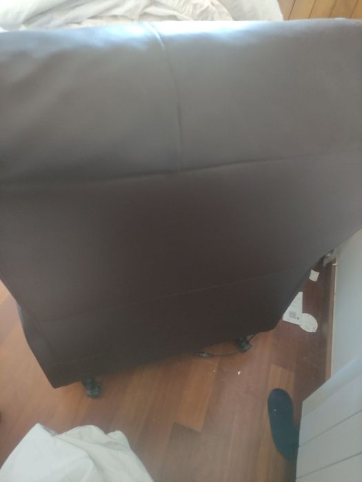 Poltrona geriátrica em pele