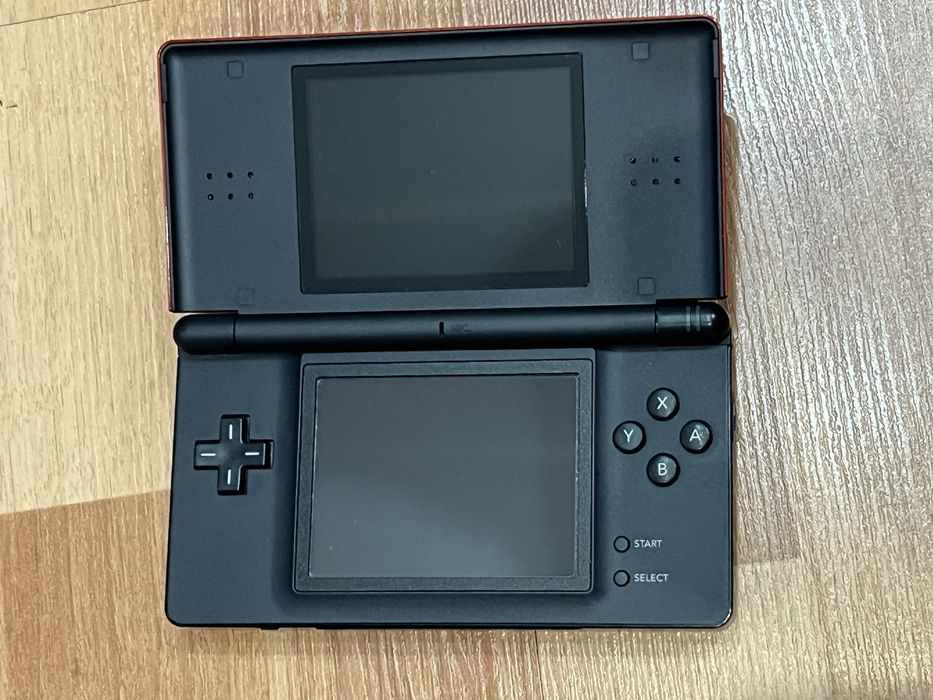 Ігрова приставка Nintendo ds lite