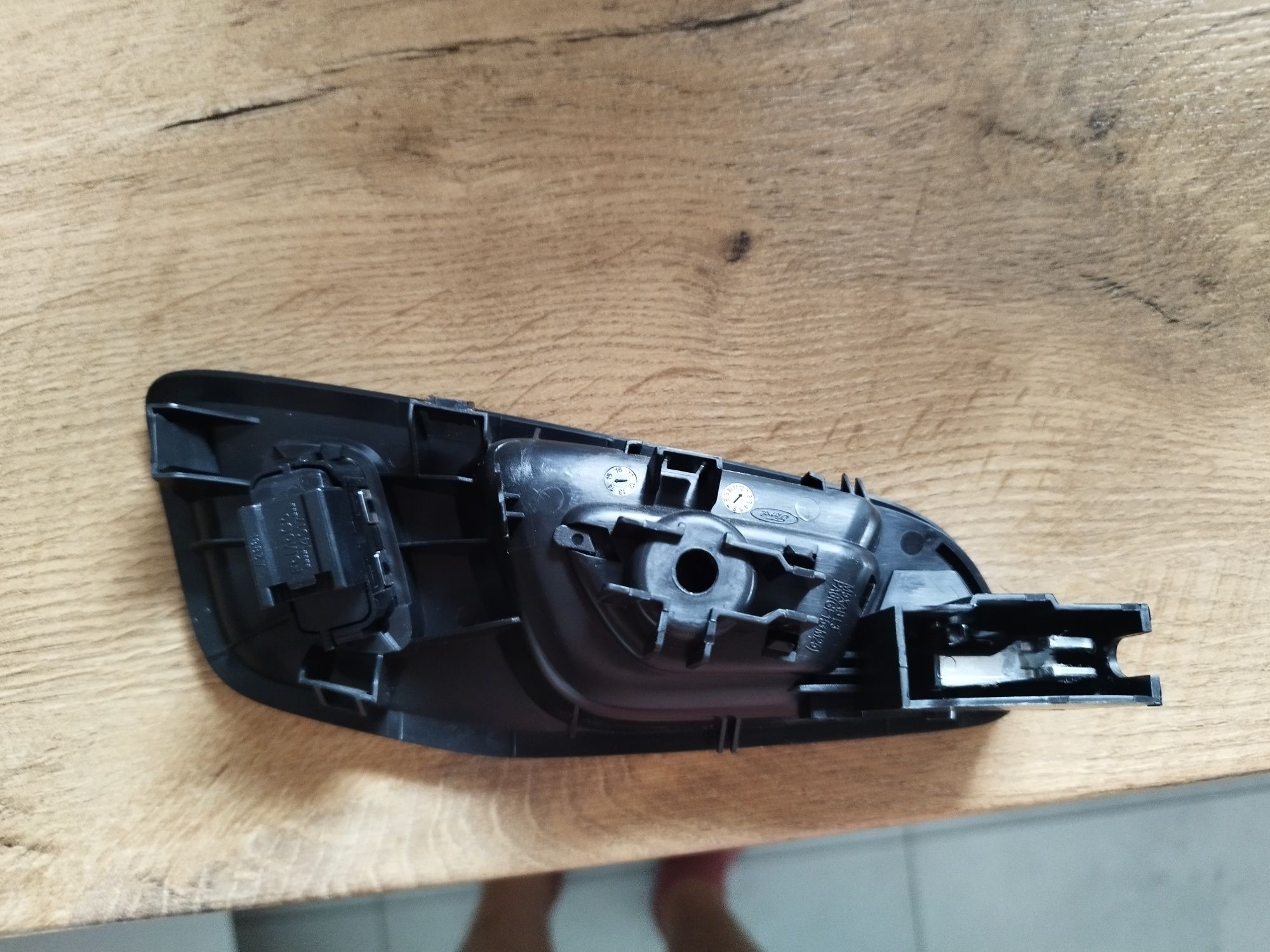 Klamka lewa prawa  plus LED komplet Kuga mk2