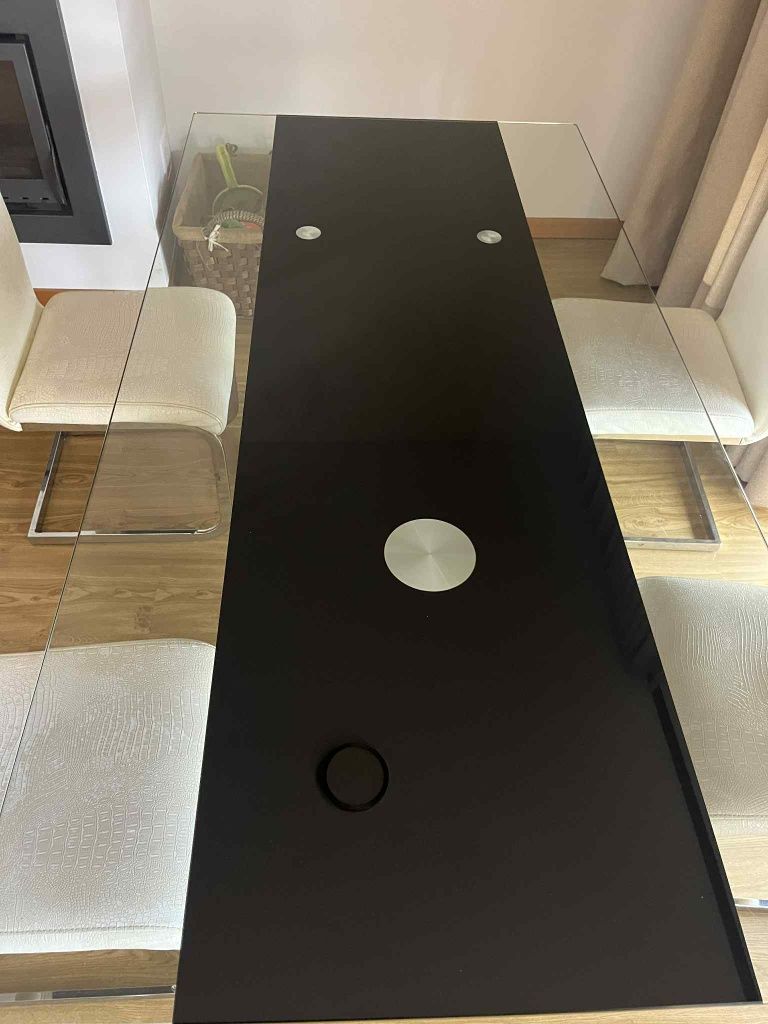 Mesa com 4 cadeiras