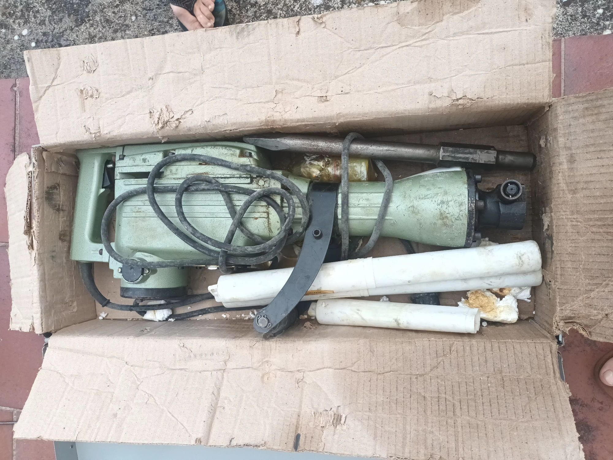 Martelo Eléctrico  pouco uso